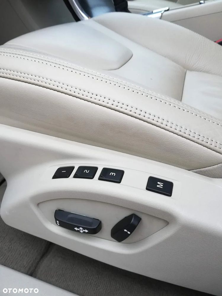 Volvo XC 60 T6 AWD Momentum - 9