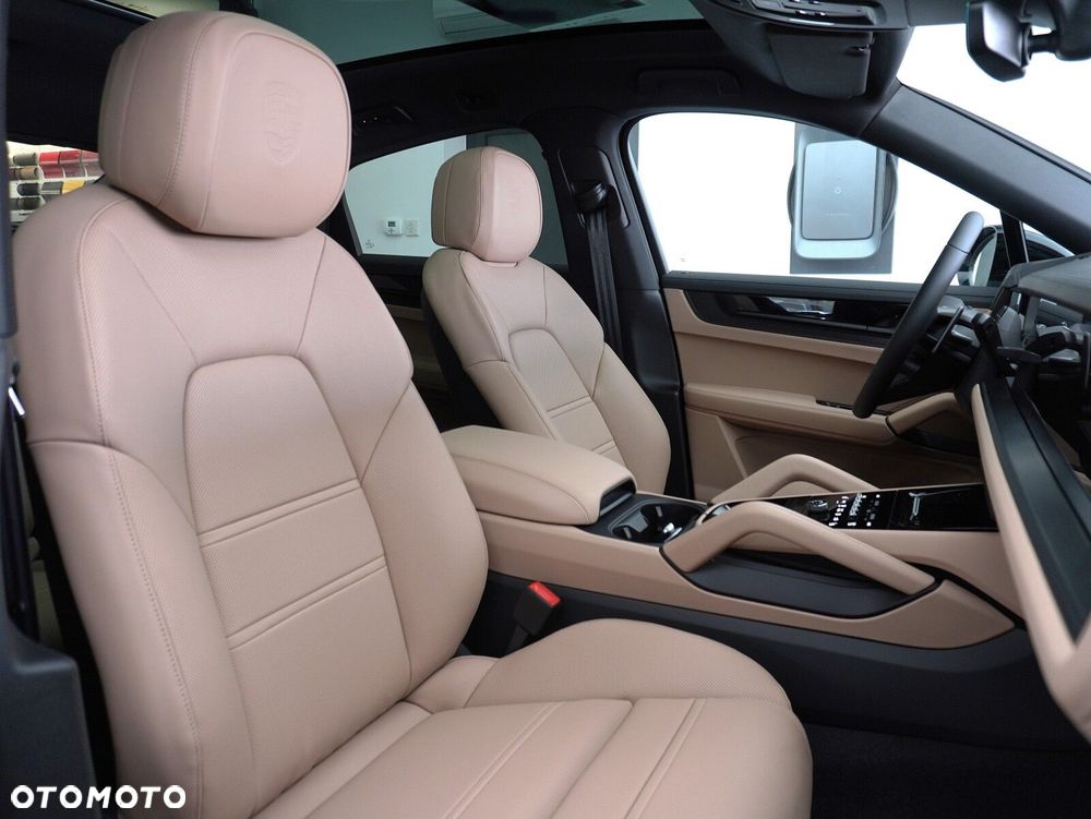 Porsche Cayenne E-Hybrid PHEV Black Edition - 30