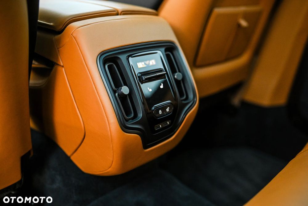 Aston Martin DBX Standard - 22