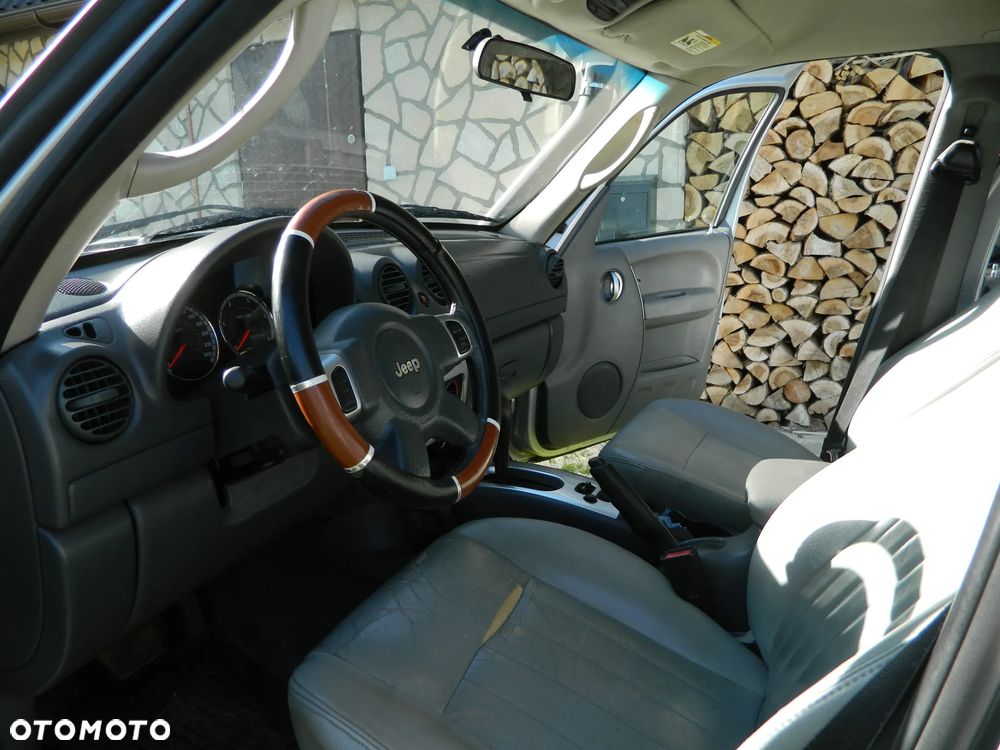 Jeep Cherokee - 8