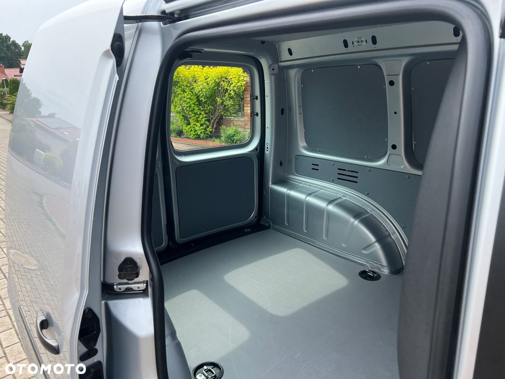 Volkswagen Caddy 2.0 TDI Comfortline - 21