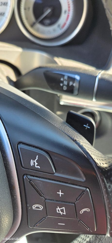 Mercedes-Benz E 300 Bluetec Hybrid Avantgarde - 11