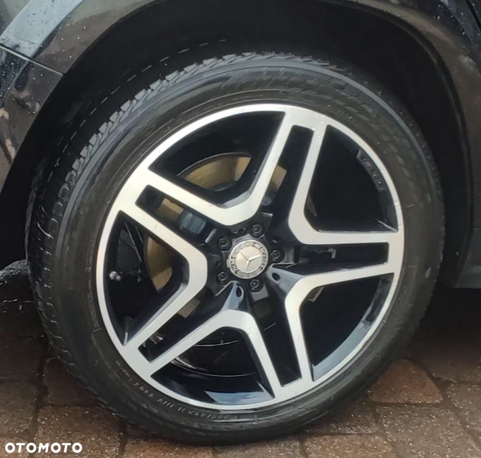 Mercedes-Benz GLS - 22