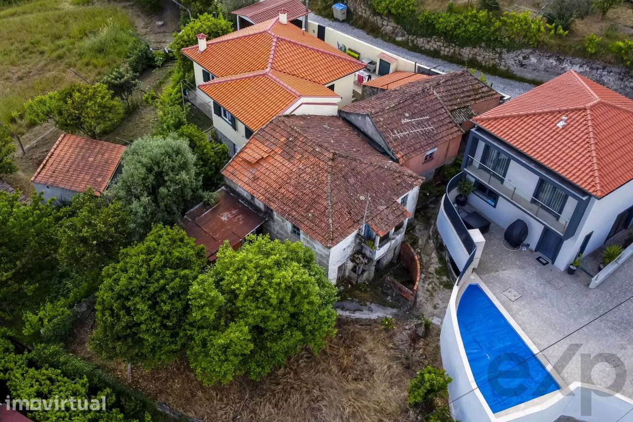 Duas Moradias (T2+T1) com logradouro em Santa Cruz do Douro – Baião - Grande imagem: 5/30