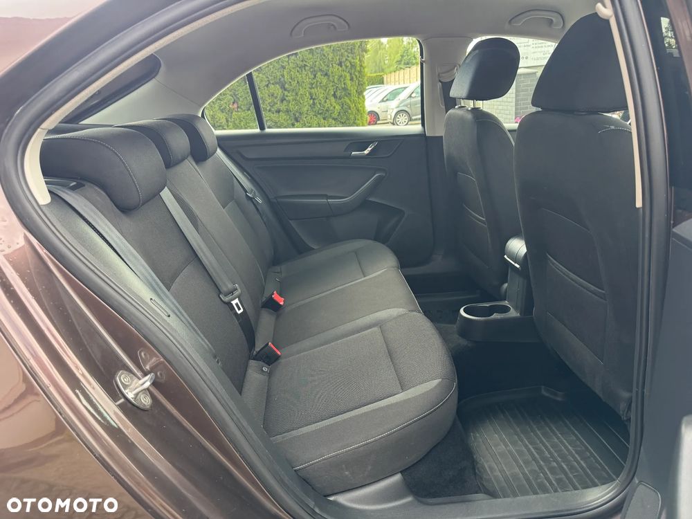 Skoda RAPID 1.4 TDI DPF Ambition - 32