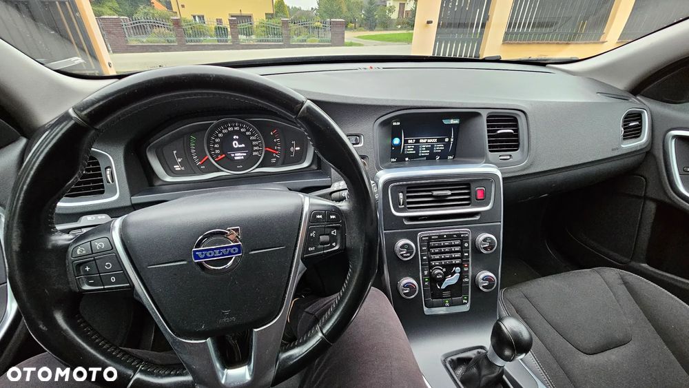 Volvo V60 D2 Momentum - 29