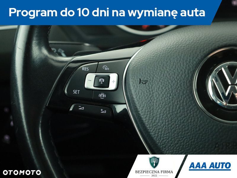 Volkswagen Tiguan Allspace - 19