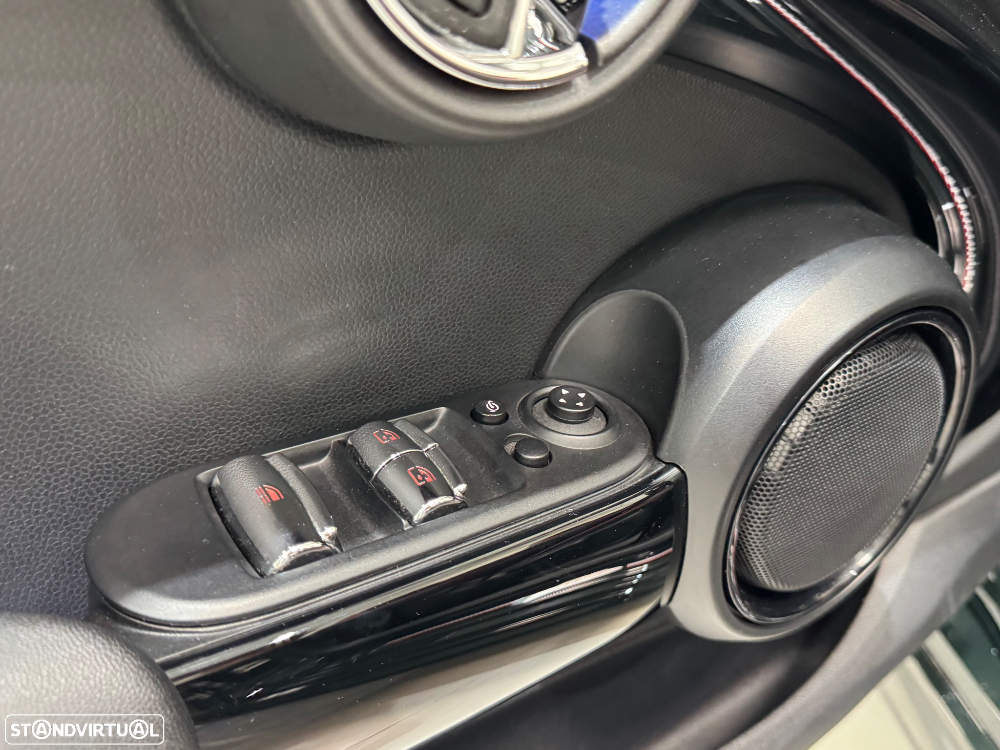 MINI Cabrio John Cooper Works - 29