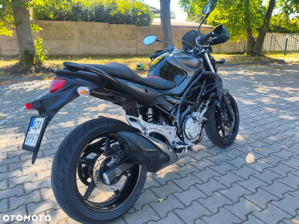 Suzuki Gladius - 7