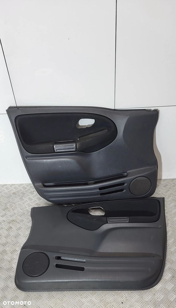 Suzuki Grand Vitara I Tapicerka Boczek Drzwi Przód - 1