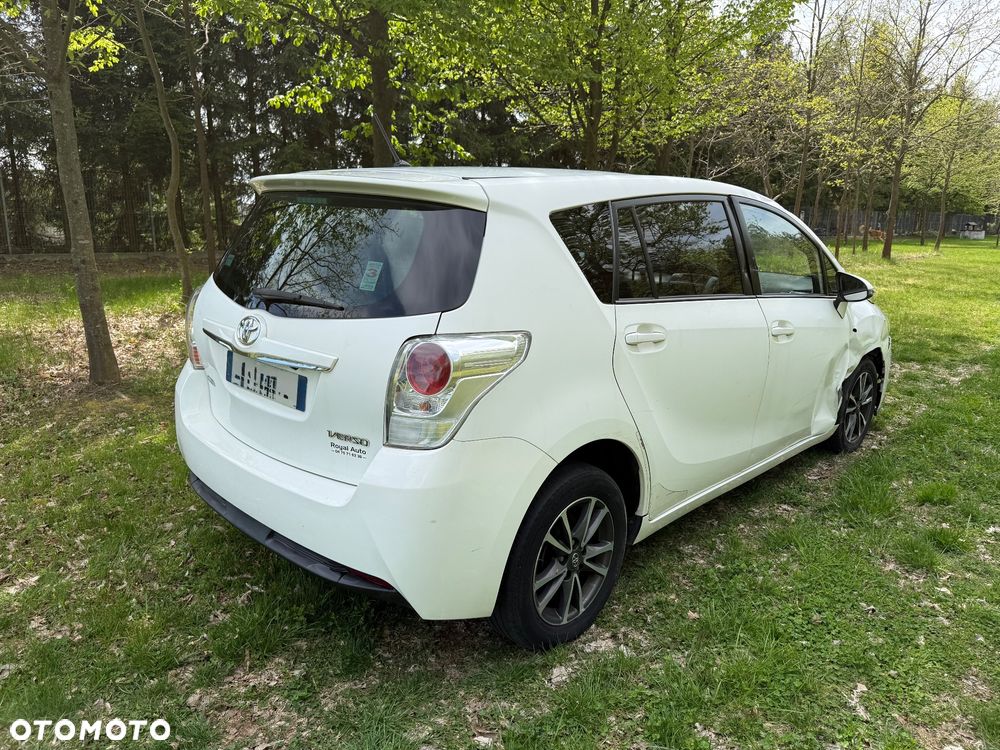 Toyota Verso 1.6 D-4D 5-Sitzer Start/Stop Skyview Edition - 6