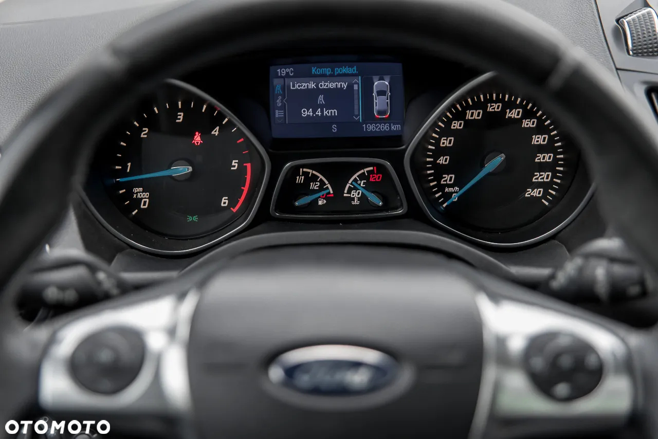 Ford Kuga 2.0 TDCi 2x4 Titanium - 36