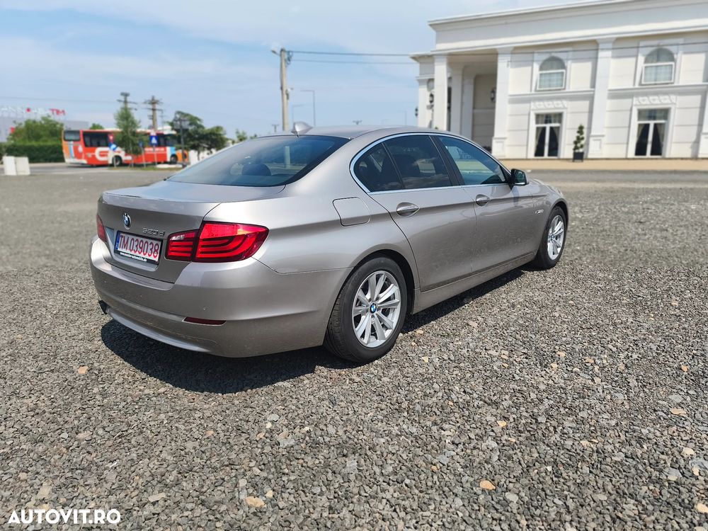 BMW Seria 5 520d Sport-Aut. - 8