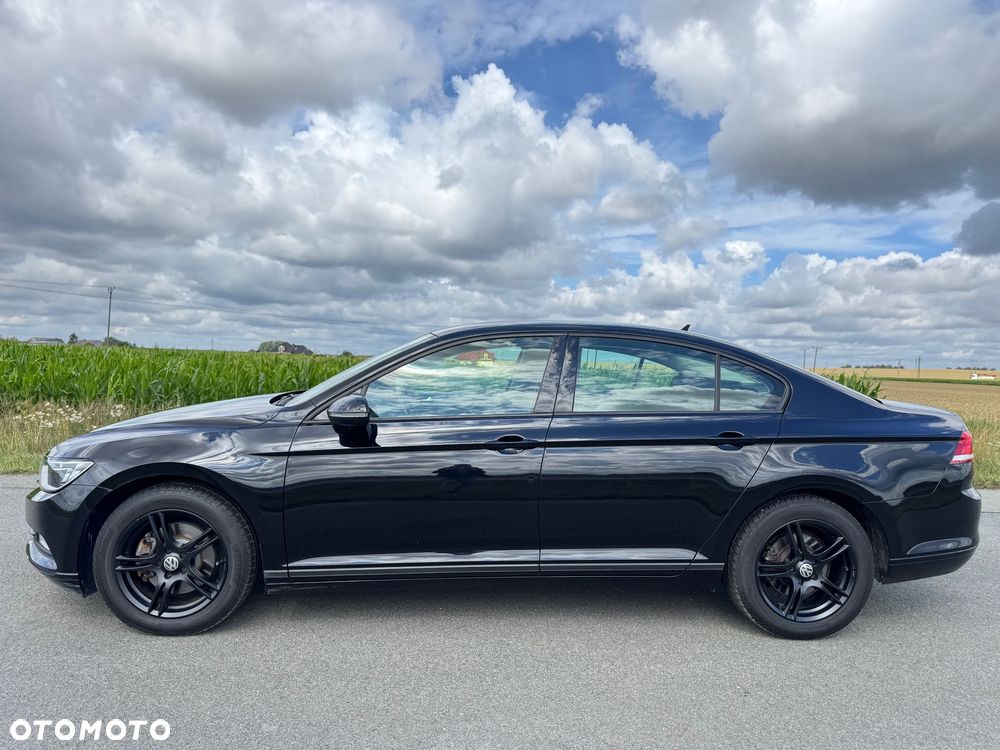 Volkswagen Passat - 11