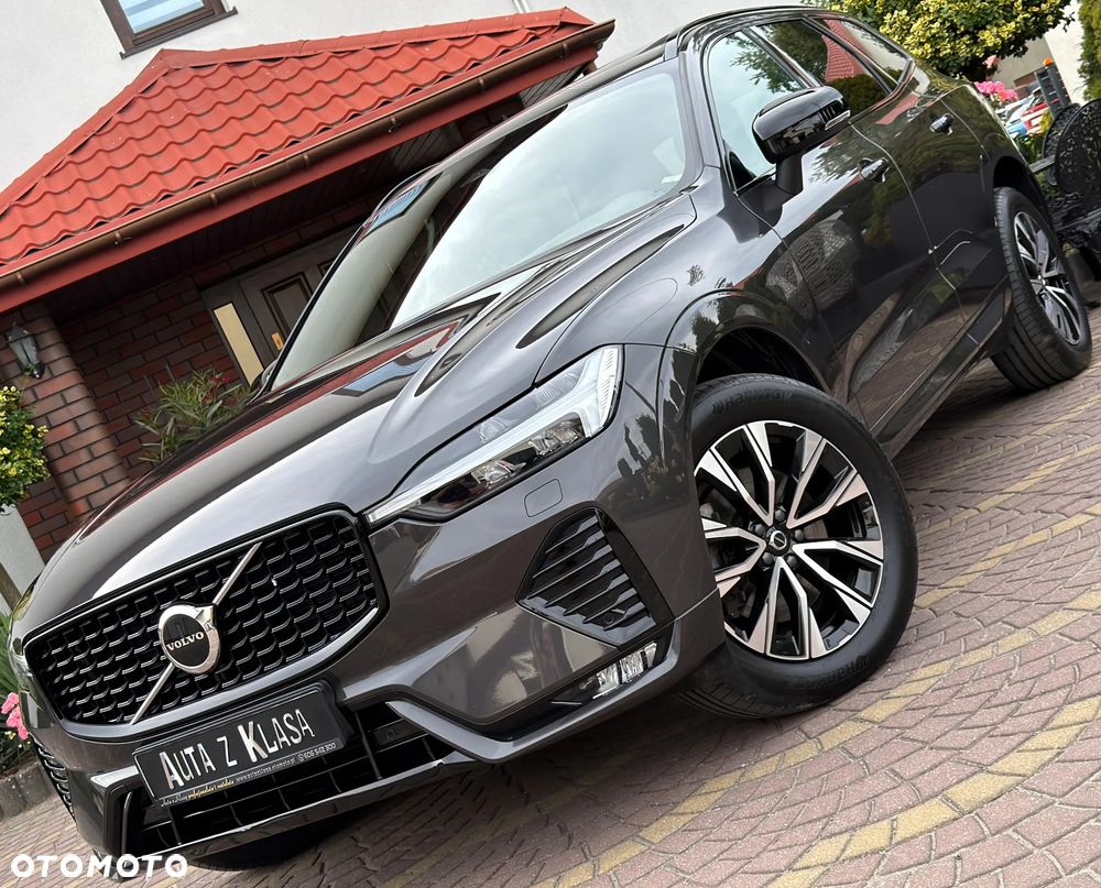 Volvo XC 60 B4 D AWD Plus Dark - 4