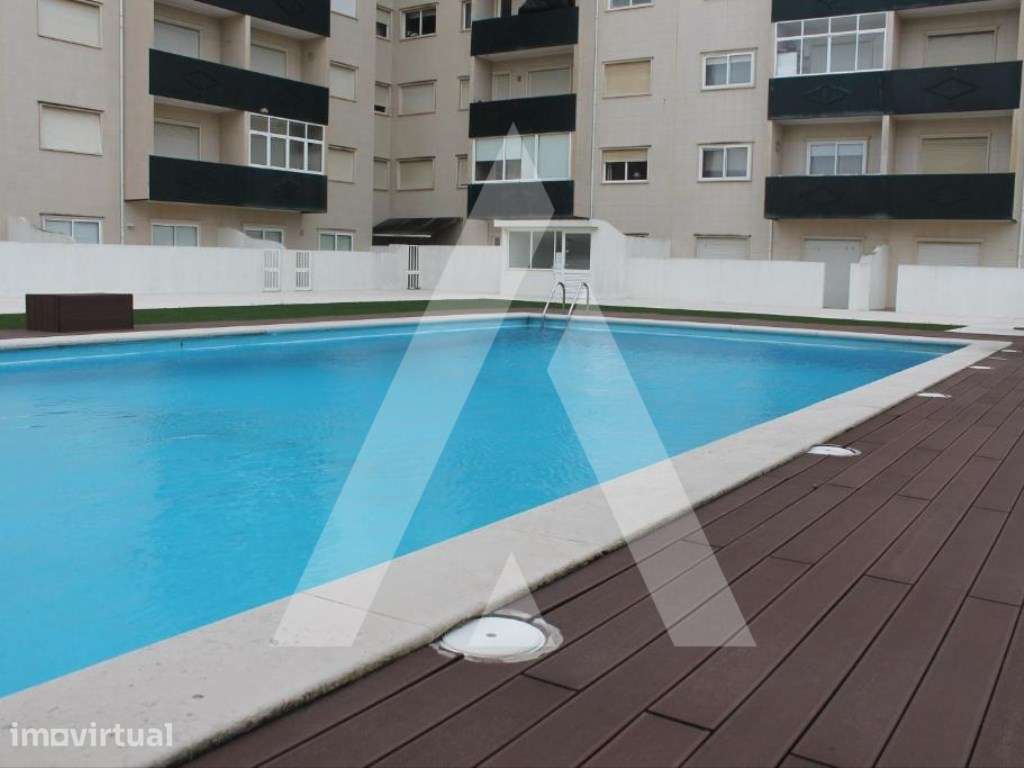 Apartamento T2 com garagem fechada em condomínio com piscina e chur... - Grande imagem: 3/33