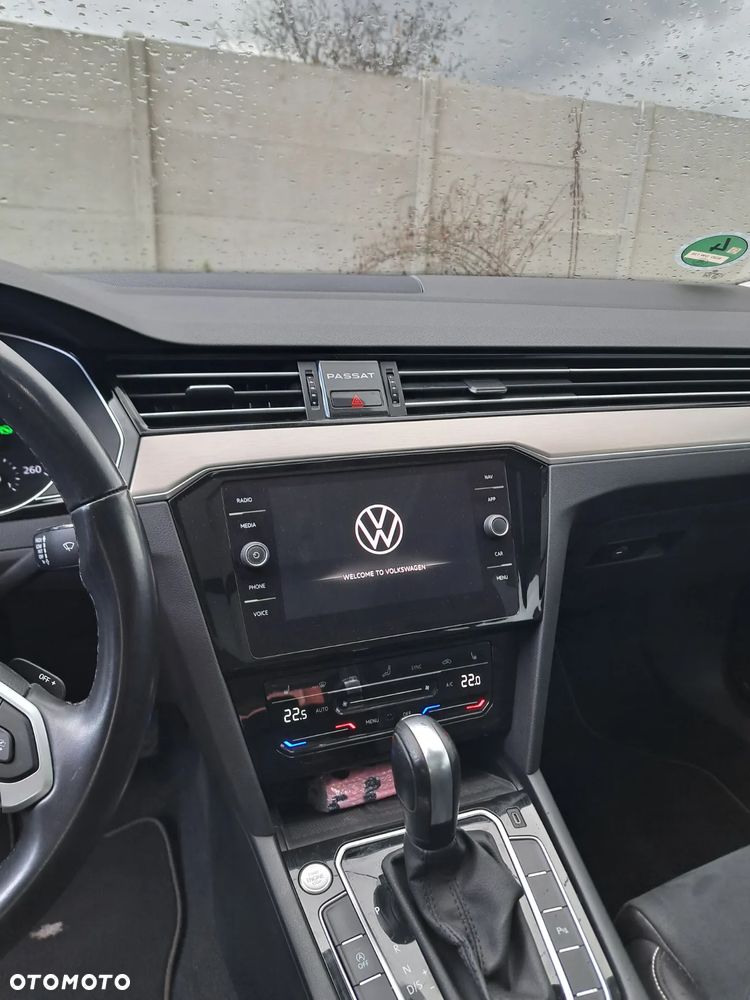 Volkswagen Passat Variant ver-variant-2-0-tdi-scr-dsg-elegance - 25