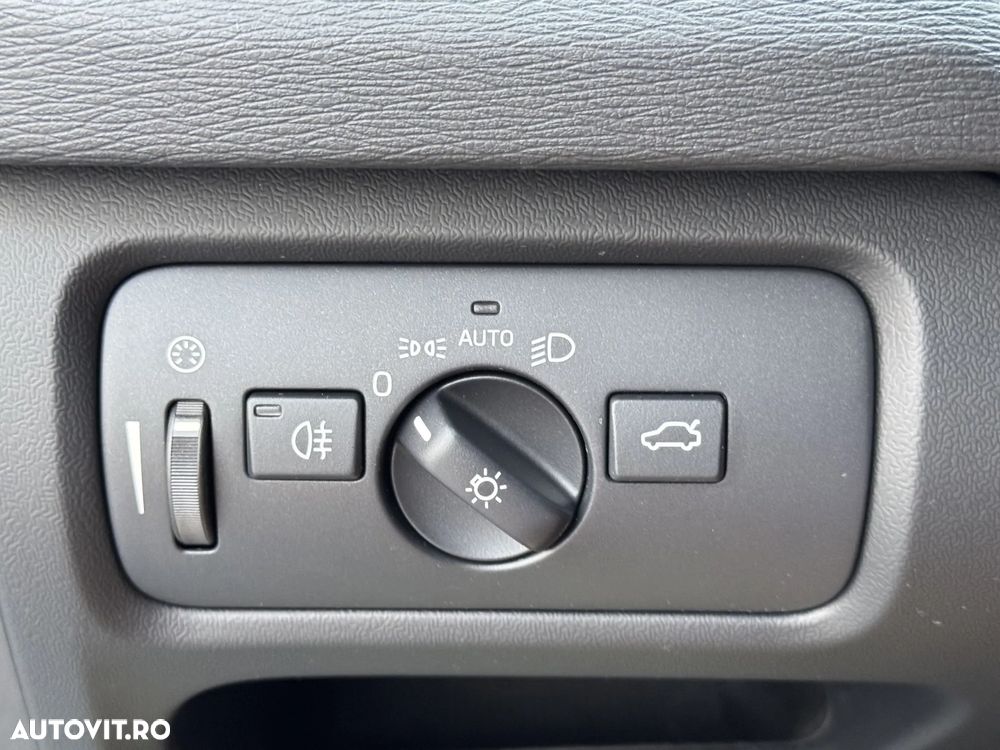 Volvo V40 D2 Momentum - 22