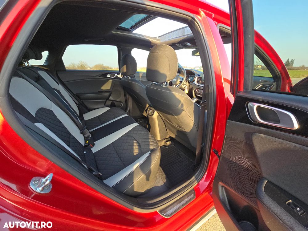 Kia Ceed 1.5 T-GDI MHEV 7DCT GT Line - 15