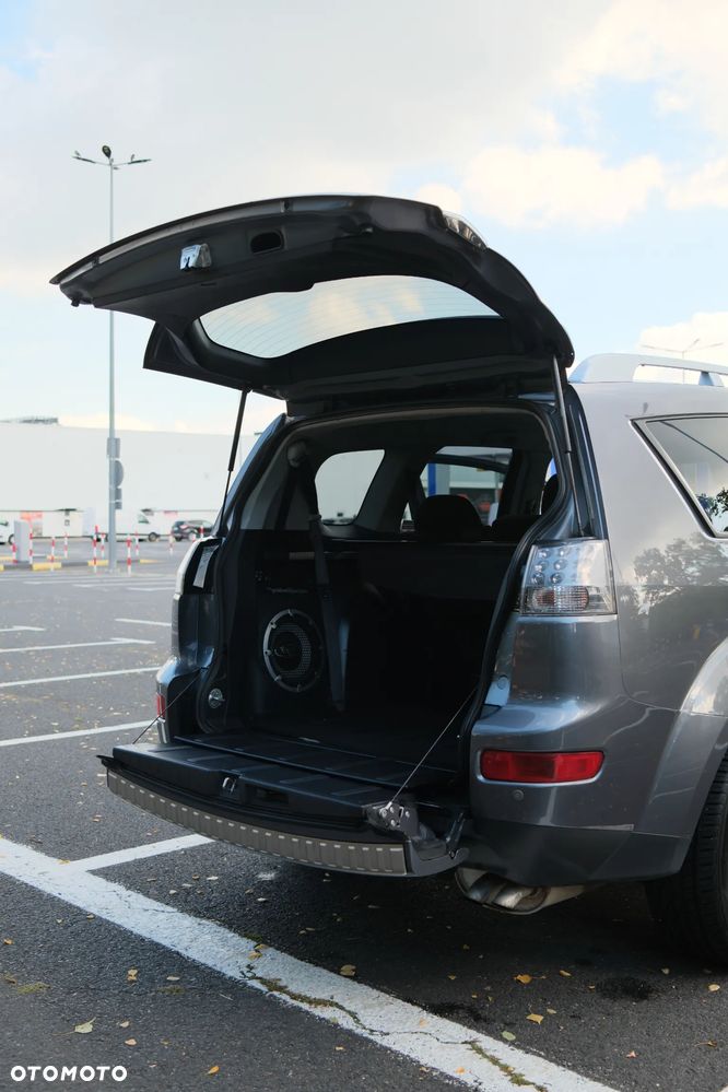 Mitsubishi Outlander 2.0 DID Intense + - 5