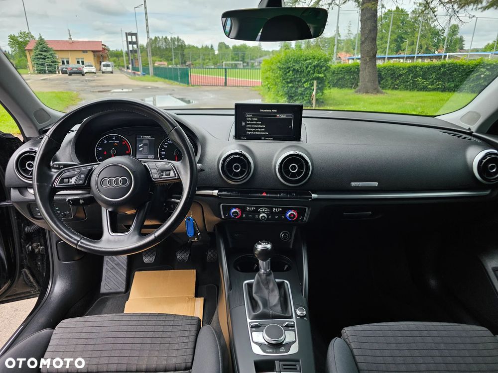 Audi A3 Sportback 2.0 TDI Ambiente - 33