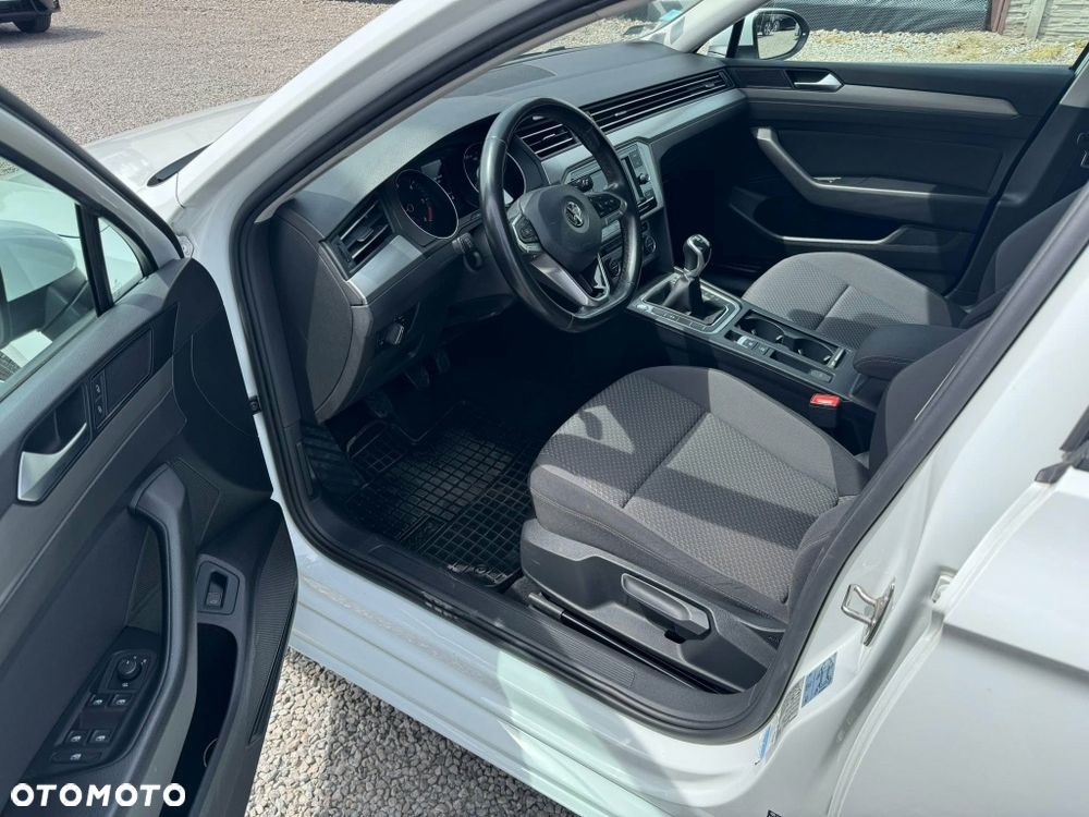 Volkswagen Passat - 8