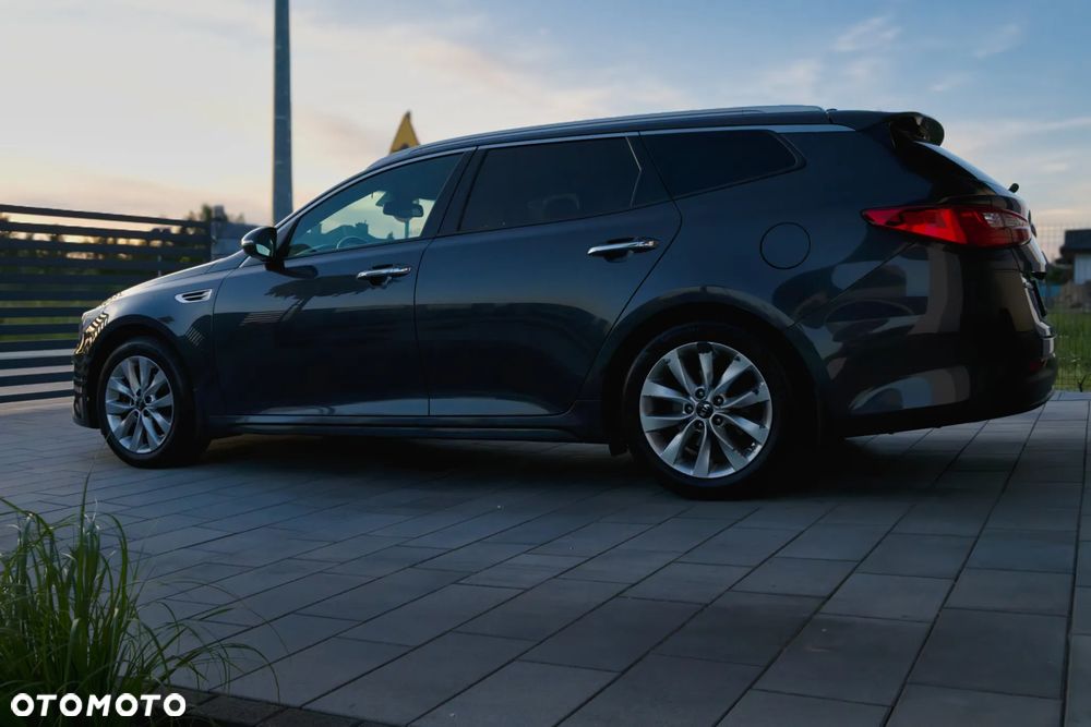 Kia Optima 2.0 L - 9