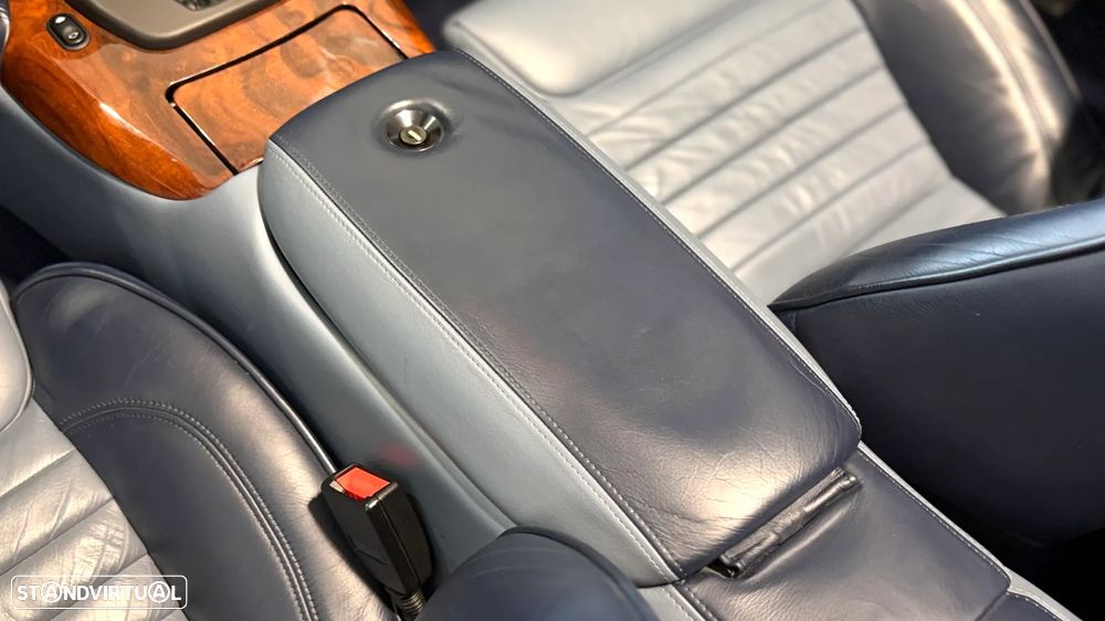 Aston Martin DB7 Vantage Volante - 36