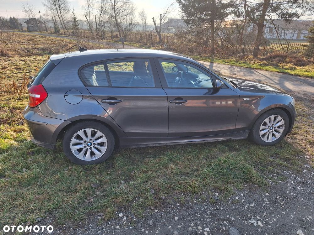 BMW Seria 1 120d DPF - 15