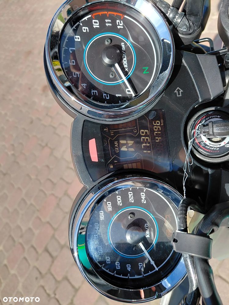Kawasaki Z 650 RS - 12