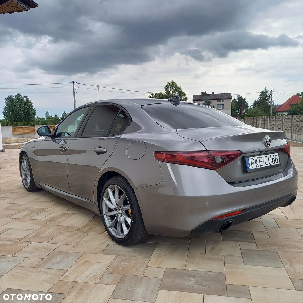Alfa Romeo Giulia 2.2 D Turbo Sprint - 2