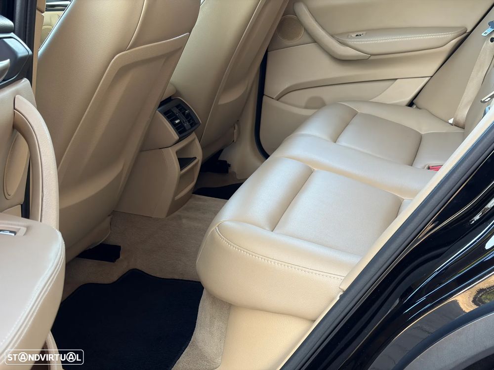 BMW X3 18 d sDrive Auto - 36