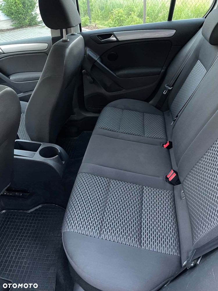 Volkswagen Golf - 6