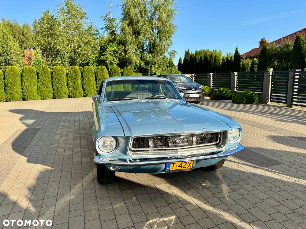 Ford Mustang - 7