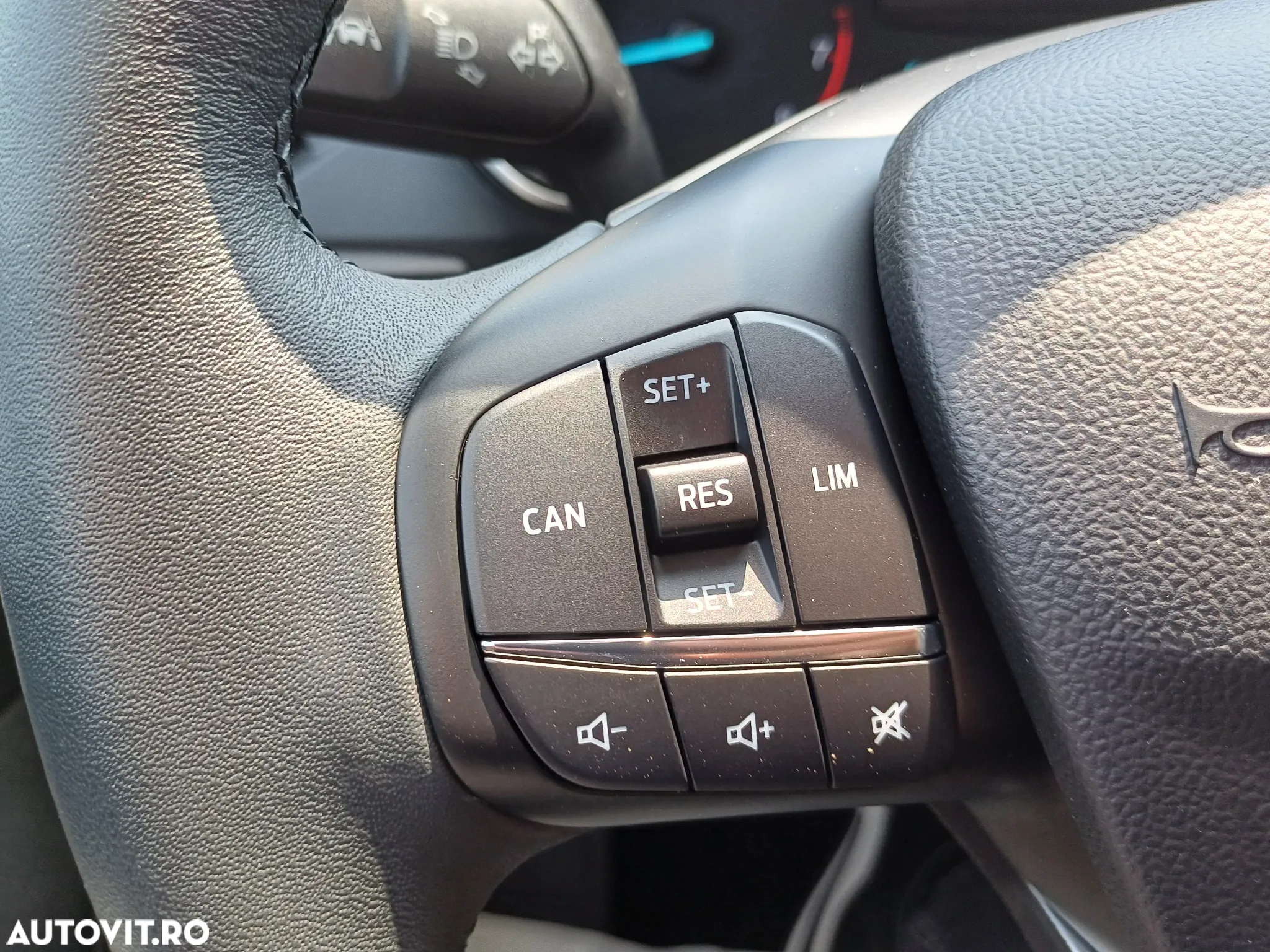 Ford Focus 1.0 EcoBoost Trend Edition - 12