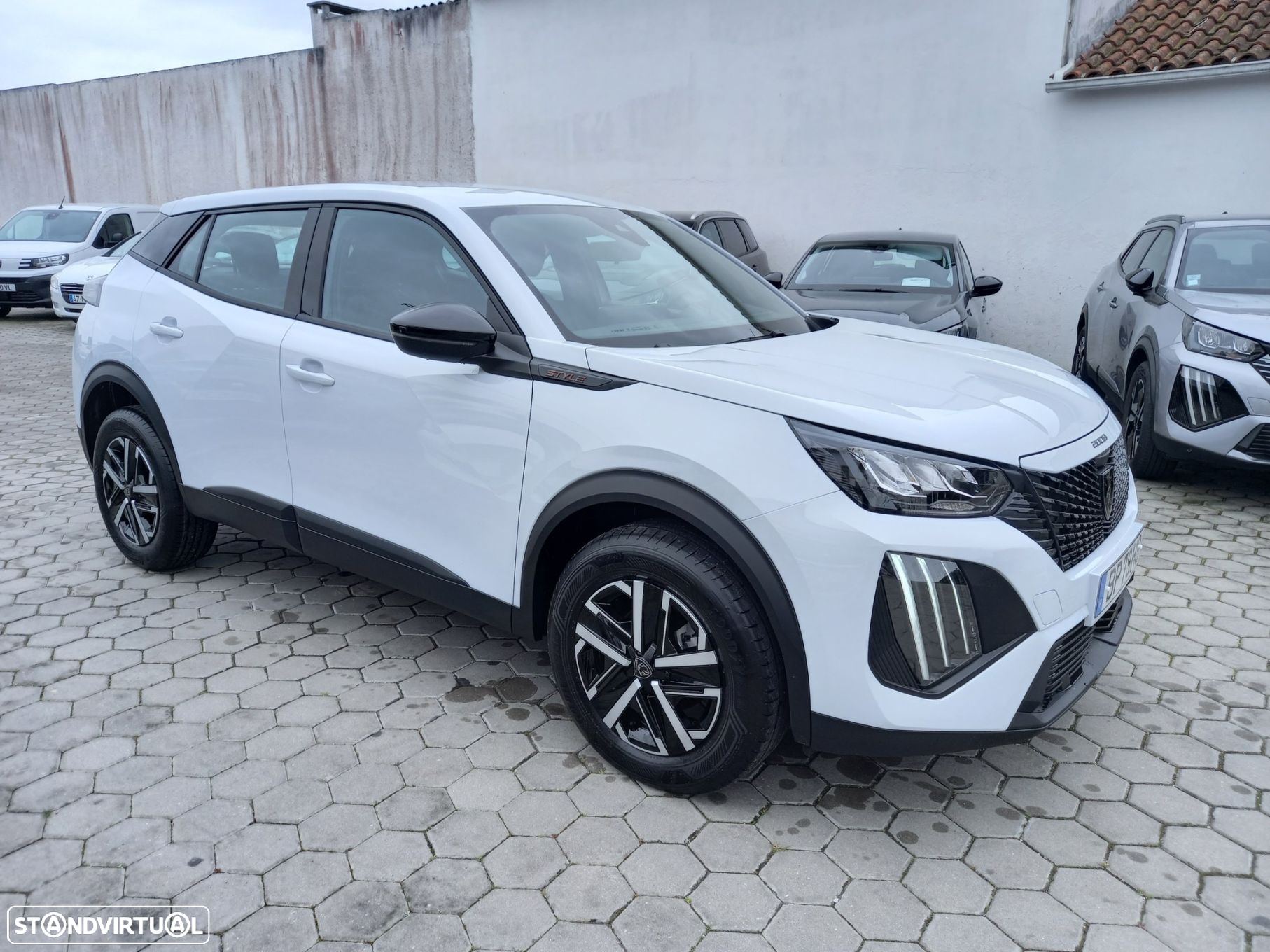 Peugeot 2008 1.2 PureTech SE Style - 8