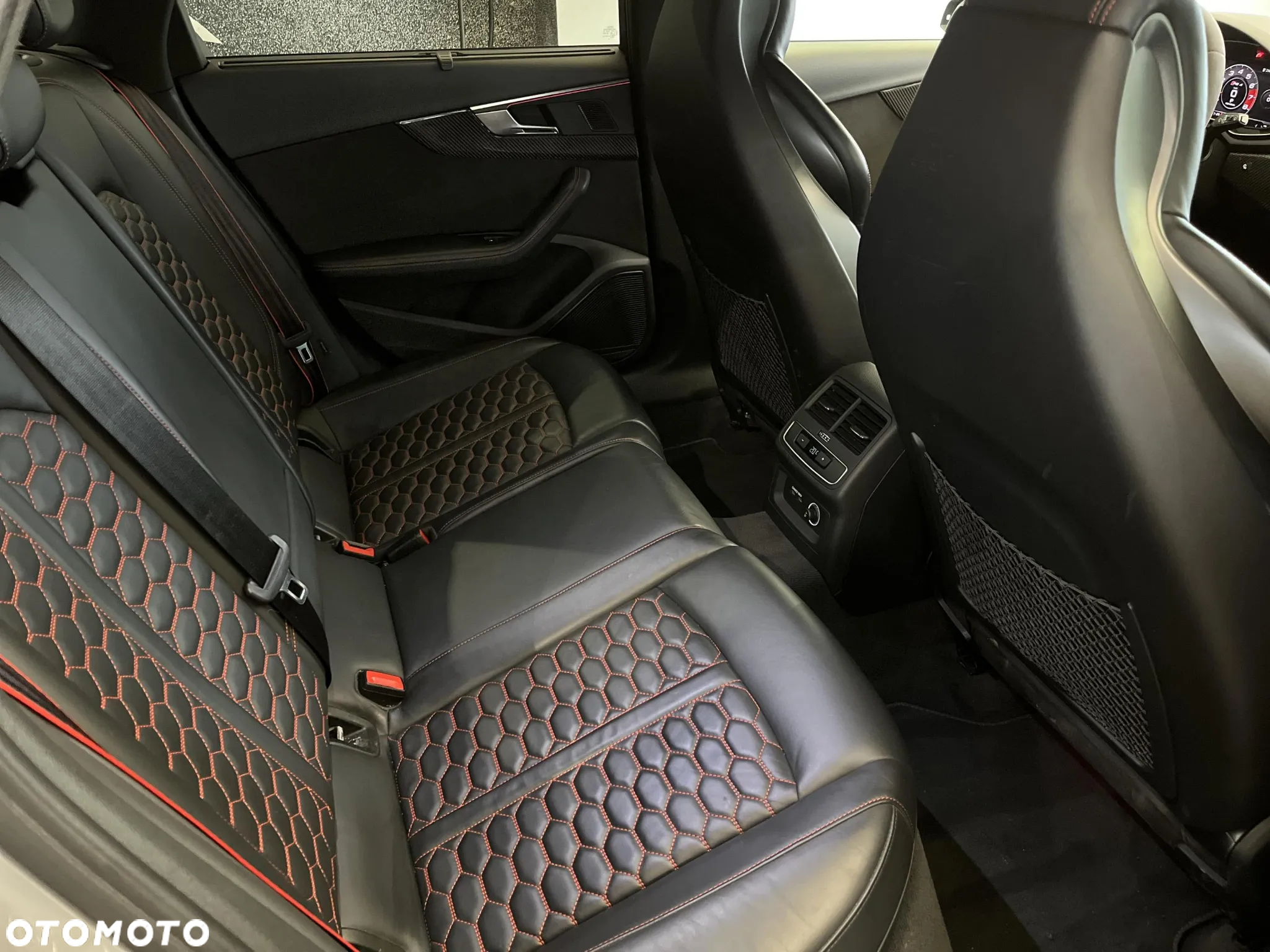 Audi RS4 Quattro Tiptronic - 11