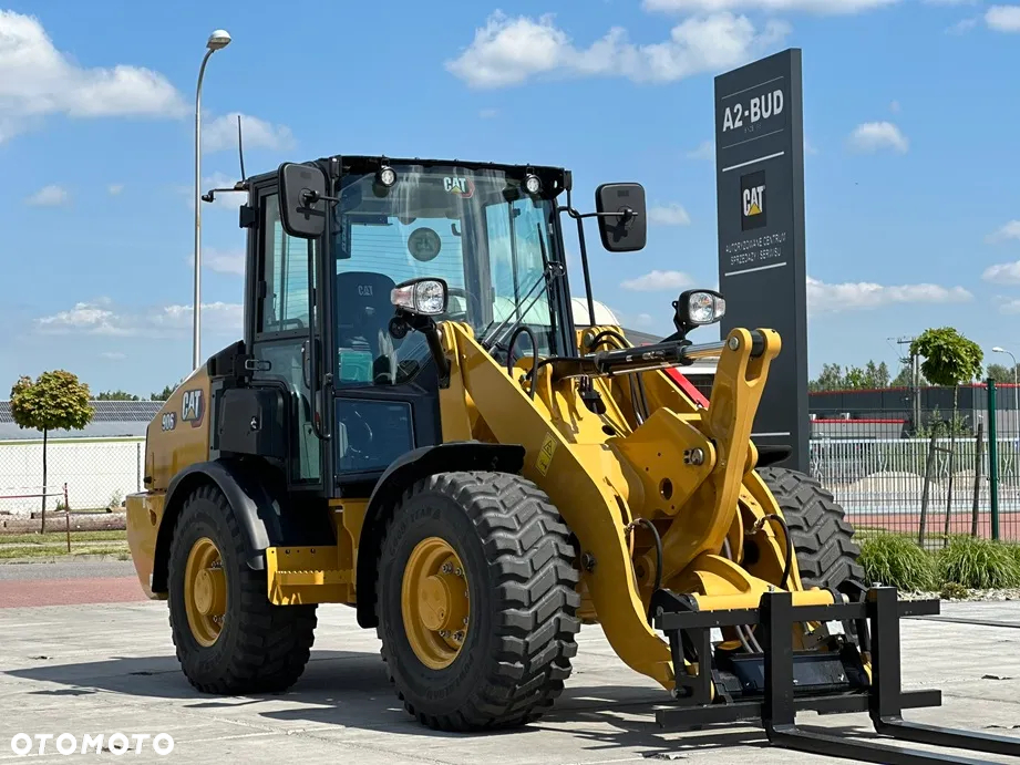 Caterpillar 906 - 4