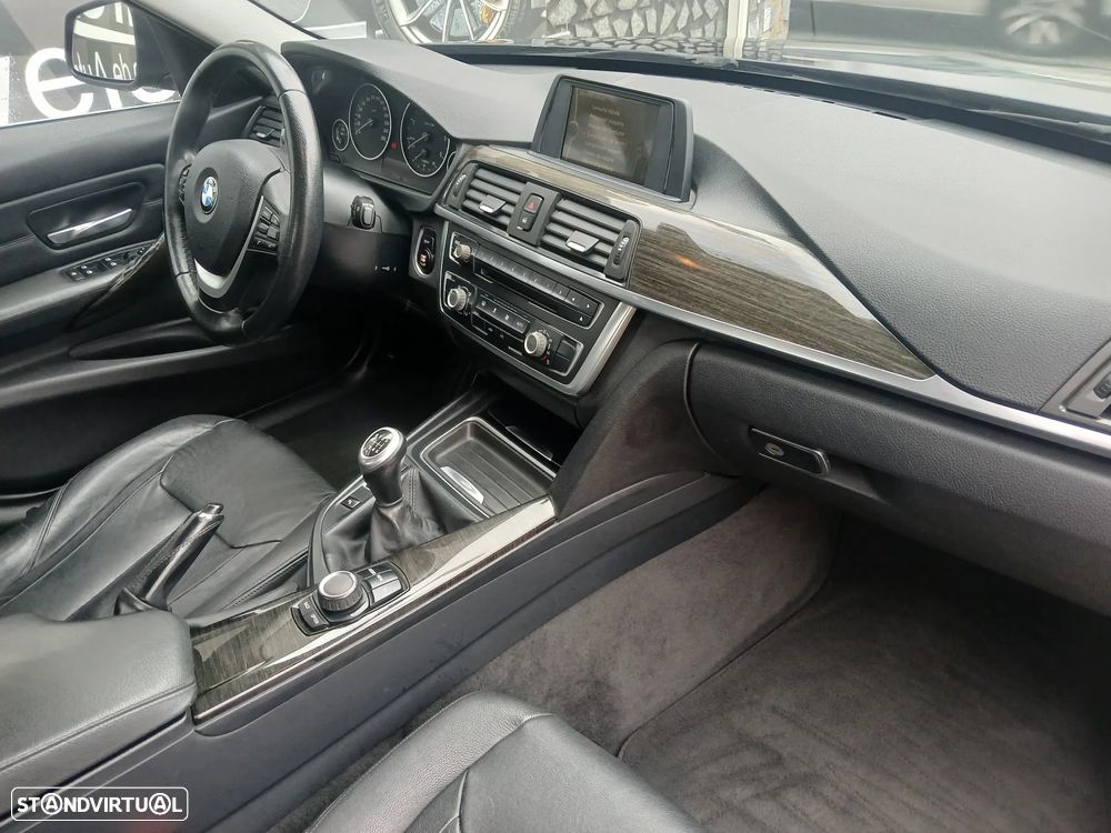 BMW 320 d Line Luxury - 22