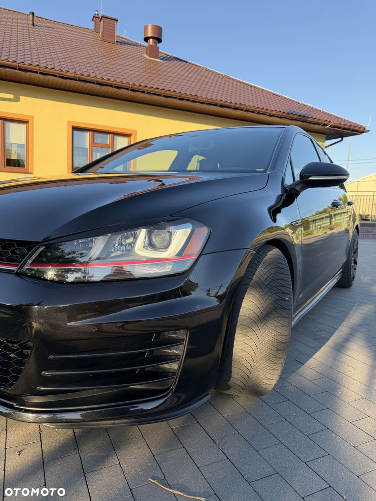 Volkswagen Golf GTI (BlueMotion Technology) DSG - 2