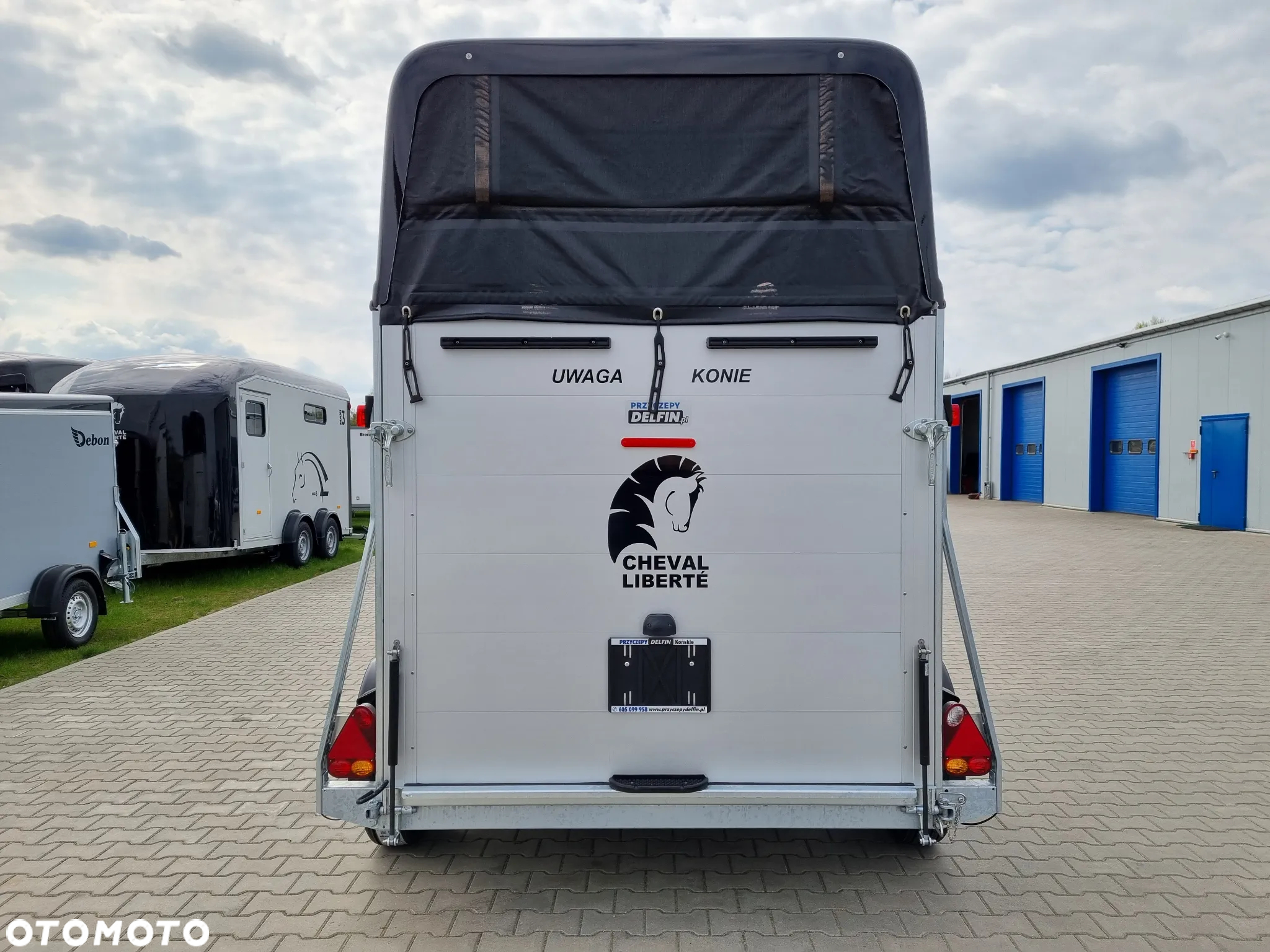 Cheval Liberte Gold First Alu + siodlarnia przyczepa dwukonna - 10