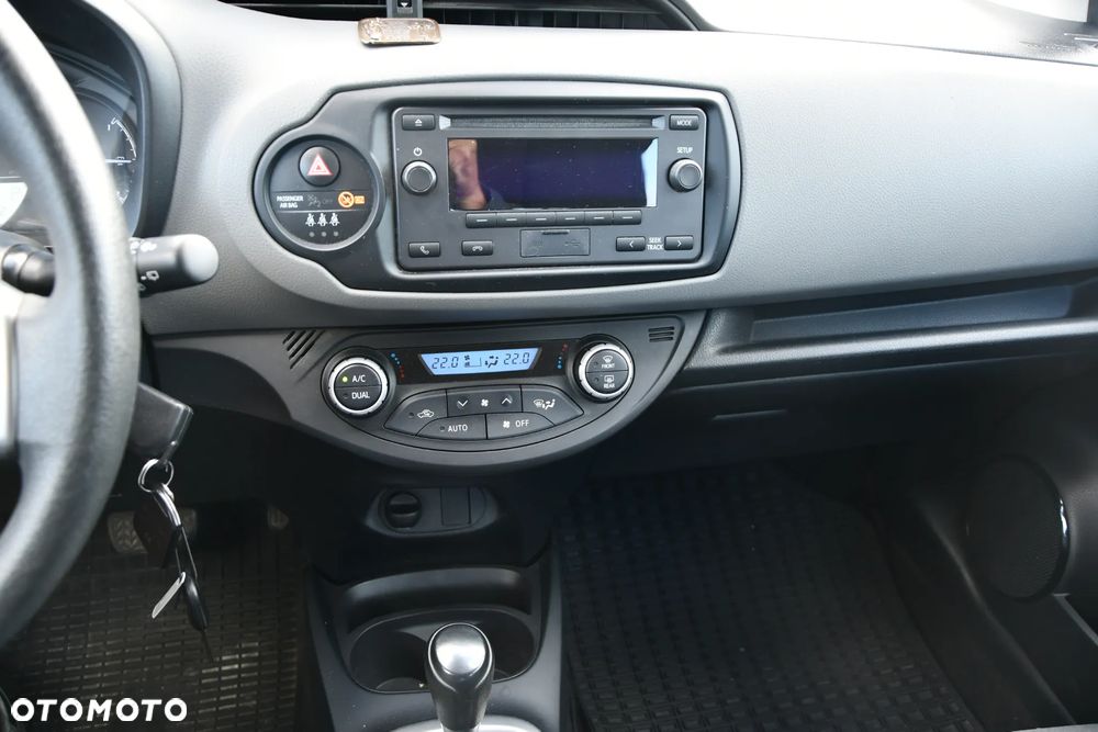 Toyota Yaris Hybrid 100 Active - 38