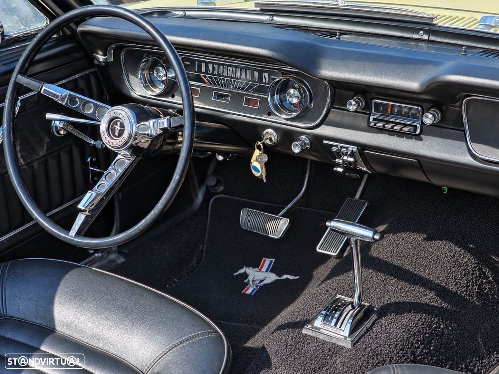 Ford Mustang - 32