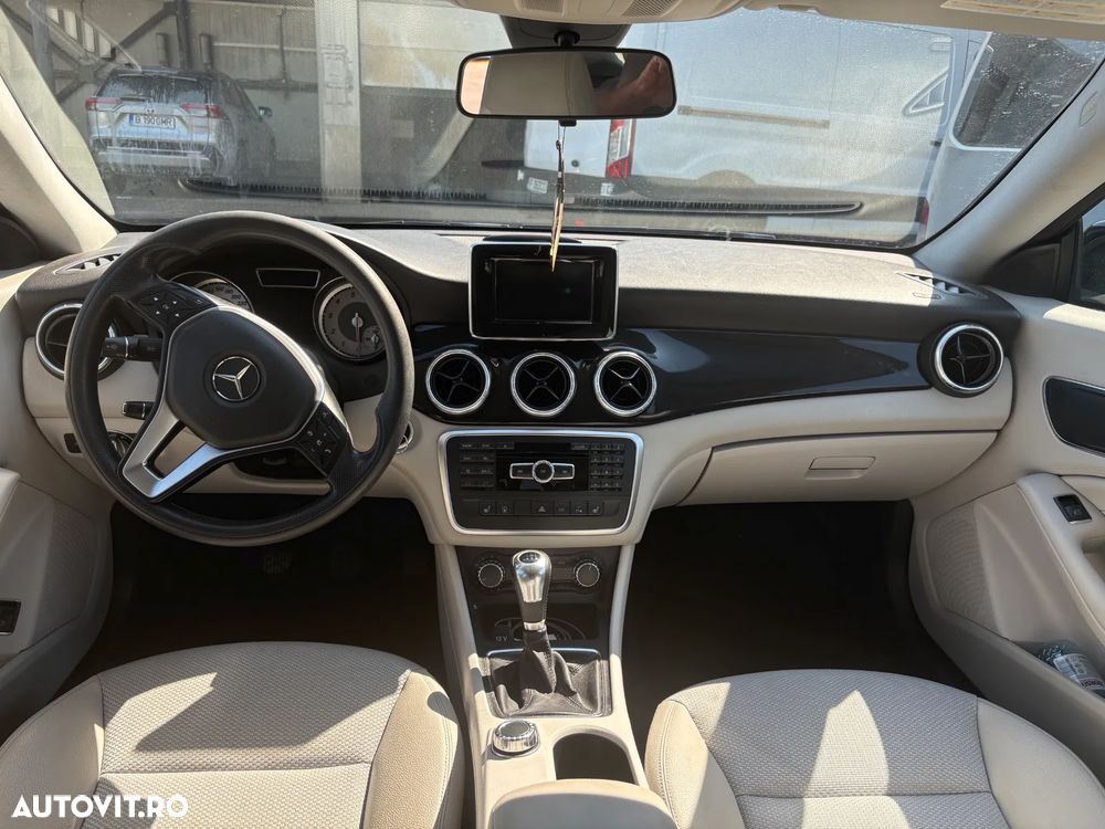 Mercedes-Benz CLA 180 - 6
