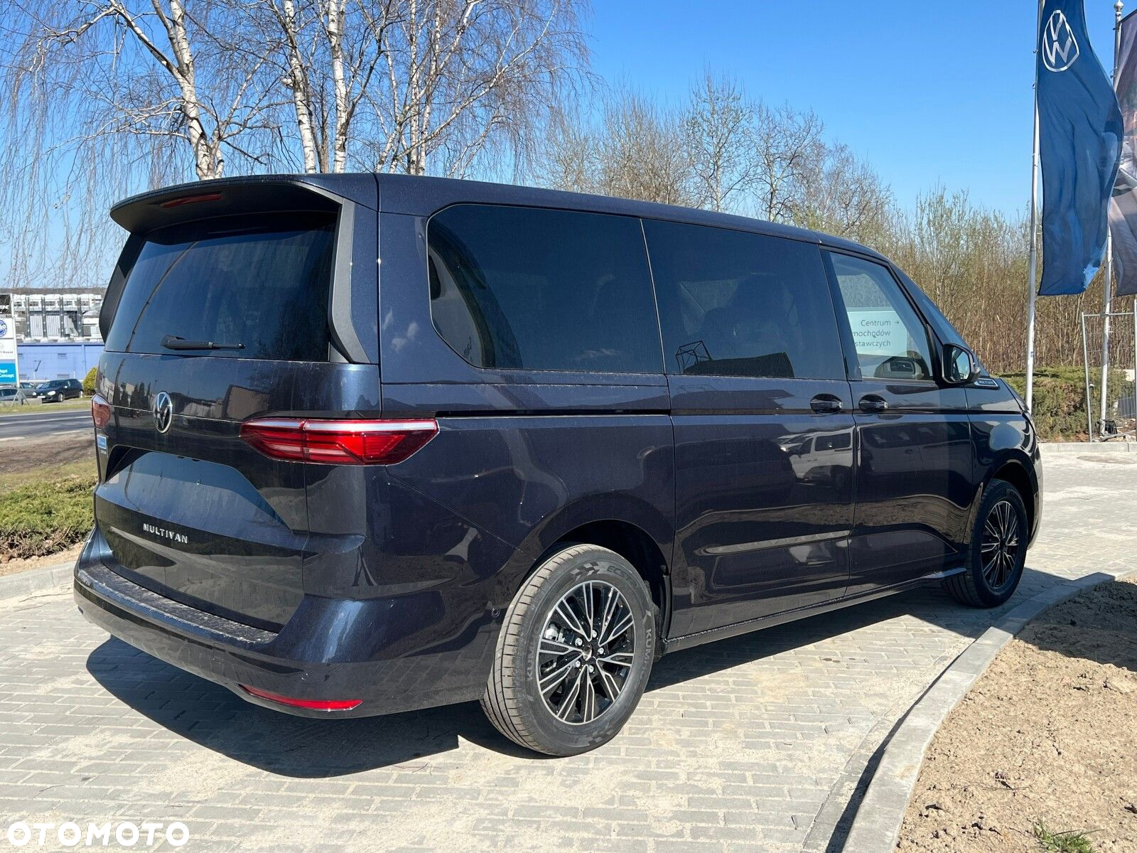 Volkswagen multivan Multivan Life L2 silnik: 2,0 l TDI SCR 110 kW / skrzynia biegów: 7-biegowa DSG rozstaw osi: 3124 mm - 8