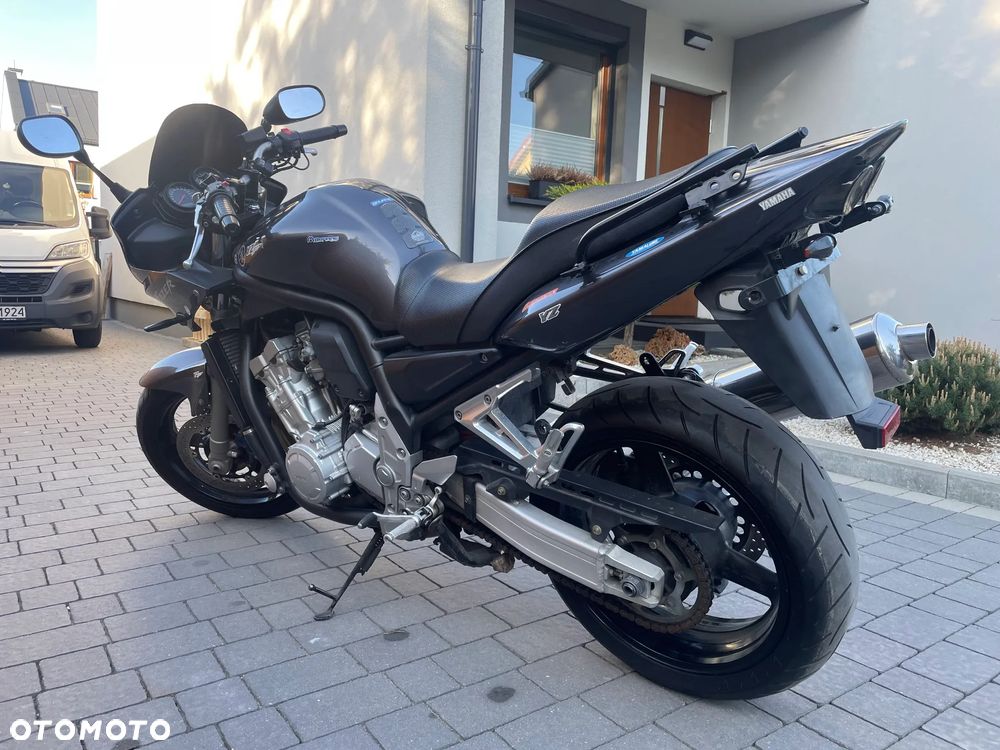 Yamaha FZS - 1