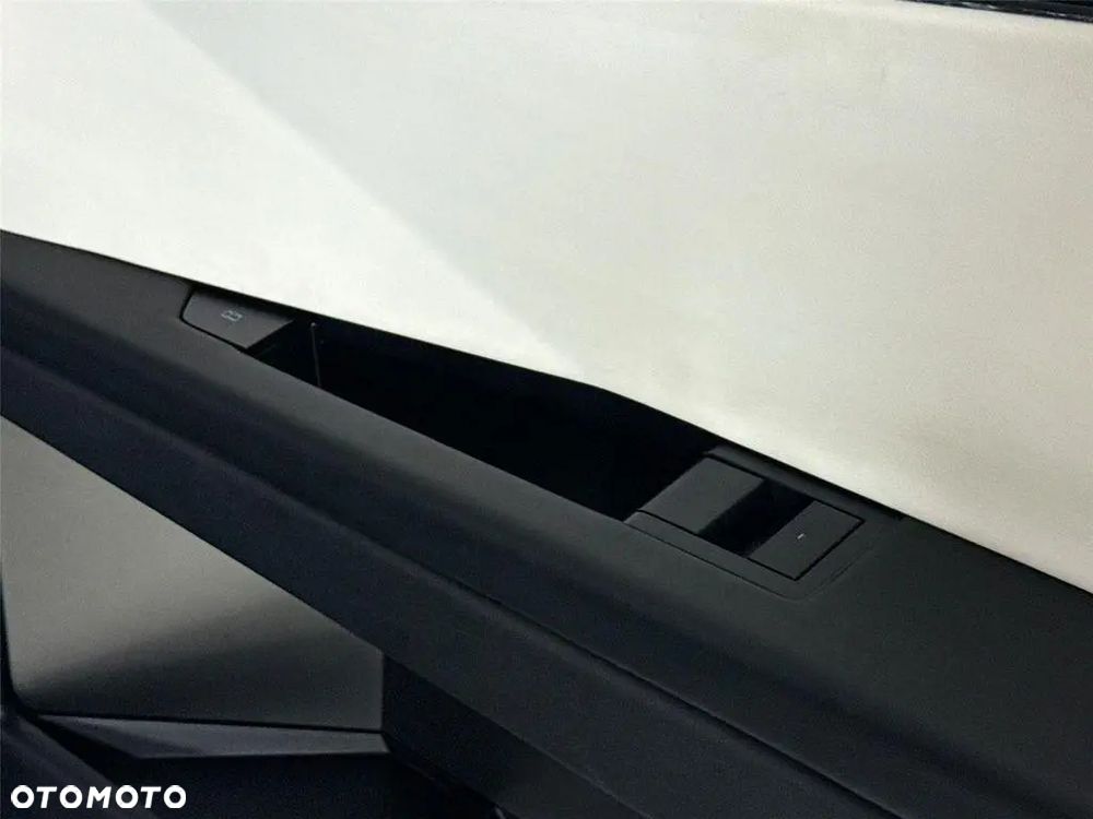 Tesla Cybertruck - 32