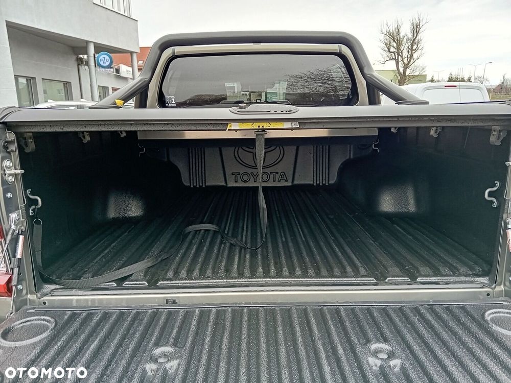 Toyota Hilux 2.8 D-4D mHEV Double Cab Invincible 4x4 - 8