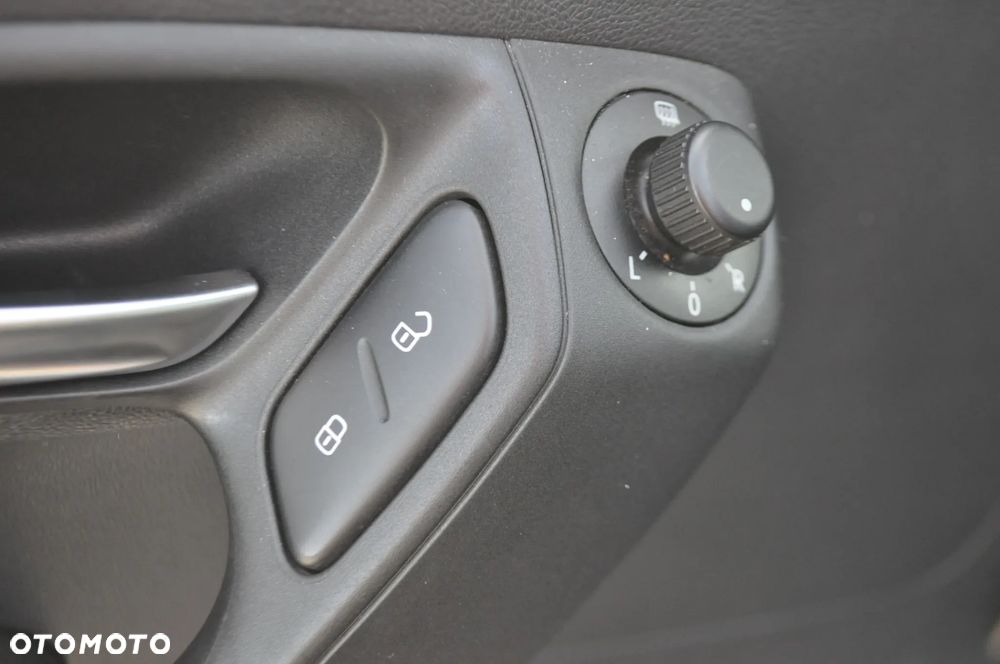 Volkswagen Polo 1.6 TDI Blue Motion Technology MATCH - 14