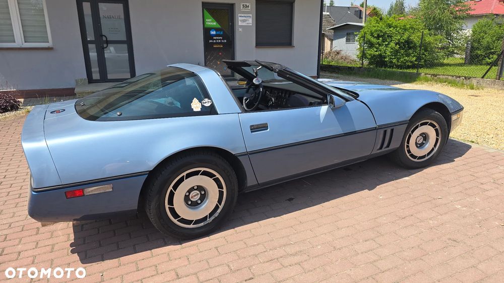 Chevrolet Corvette - 8